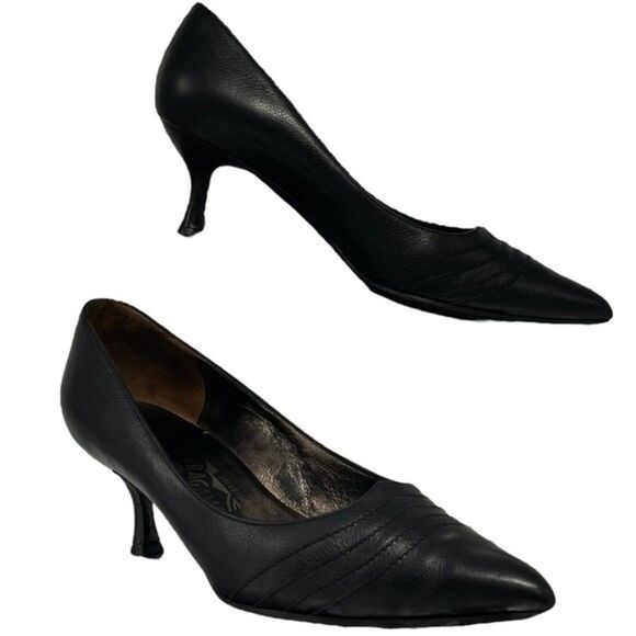 Vintage Salvatore Ferragamo Pointed Toe Kitten Heels - Picture 4 of 12